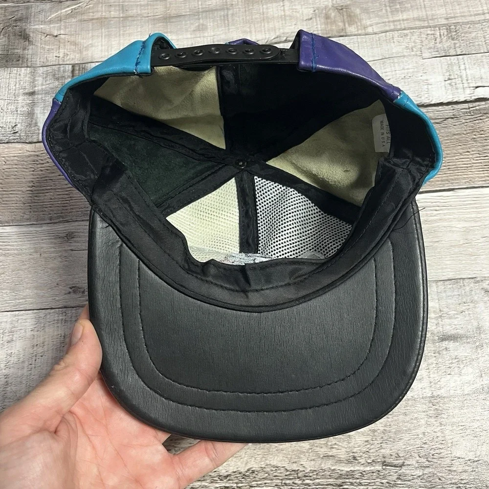 Charlotte Hornets SnapBack One Size Leather Vintage 90s NBA  Basketball